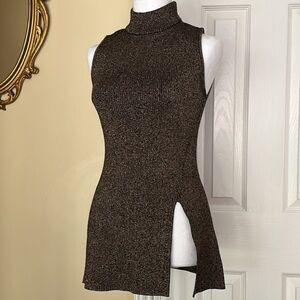 House of Harlow Metallic Ribbed Knit Gold Black Sleeveless Top/Sweater FrontSlit